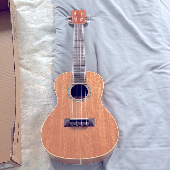 Other - Cordoba 15C M Concert Ukulele